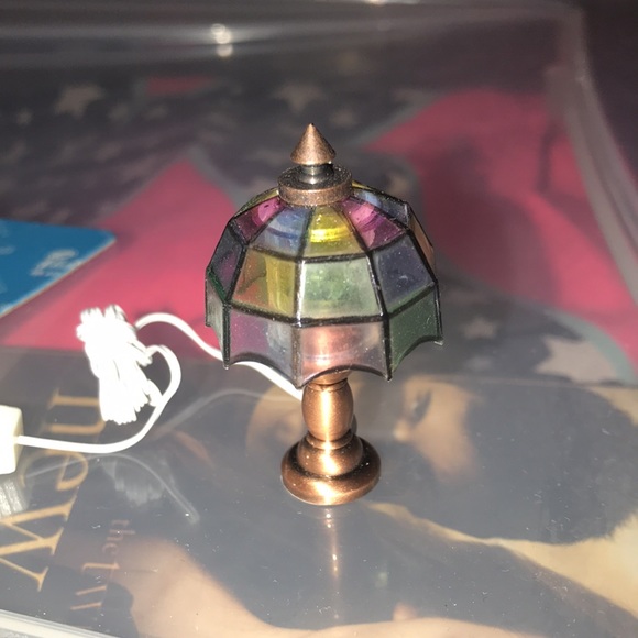 🖤MINIATURE TIFFANY-STYLED STAINED GLASS LAMP🖤 - Picture 3 of 4